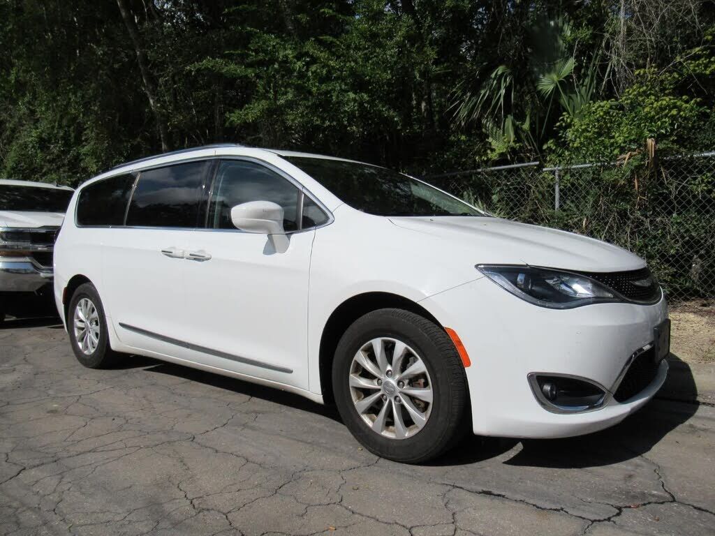 2019 CHRYSLER Pacifica