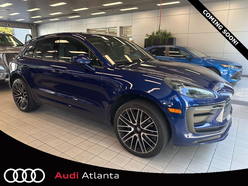 2025 PORSCHE Macan