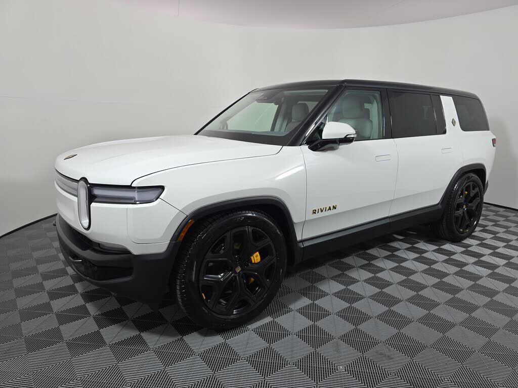 2025 RIVIAN R1S