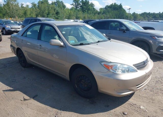 2004 TOYOTA Camry