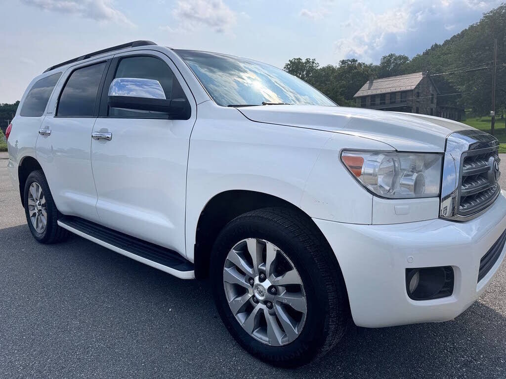 2010 TOYOTA Sequoia