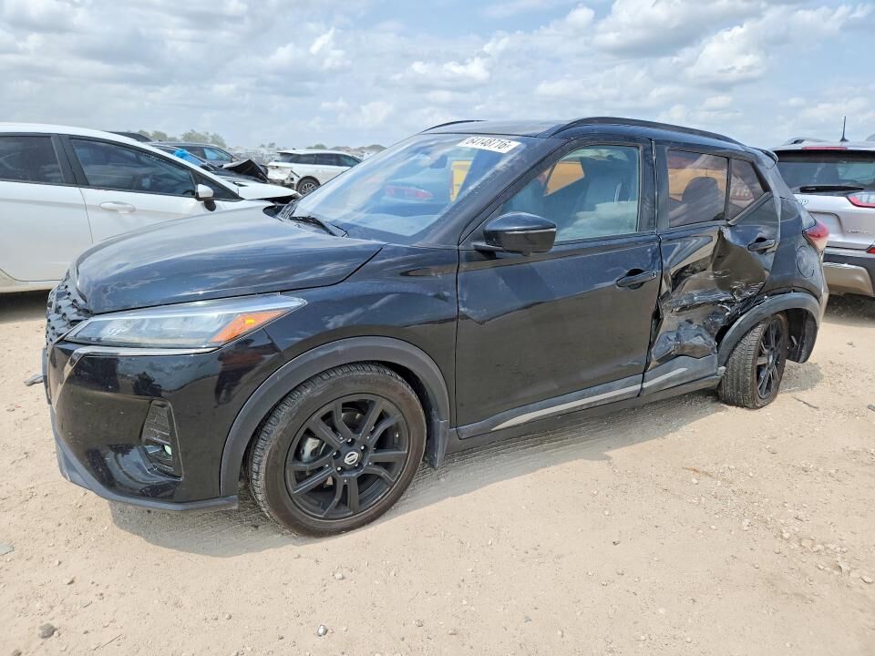 2021 NISSAN Kicks