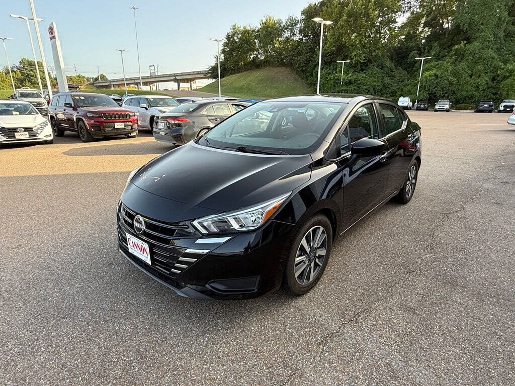2023 NISSAN Versa