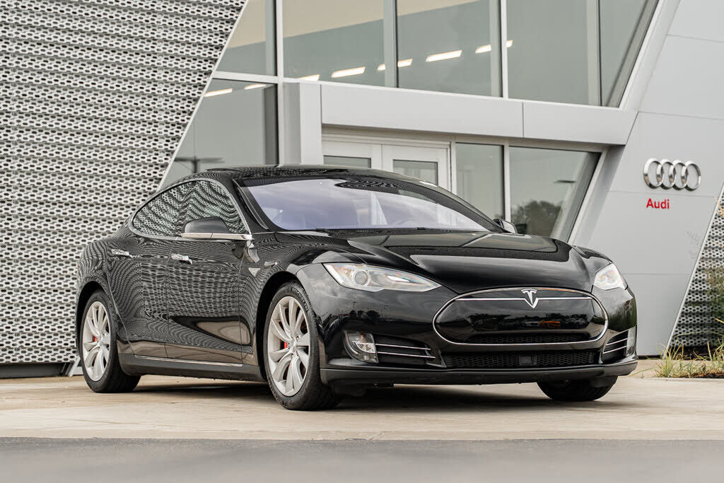 2015 TESLA Model S