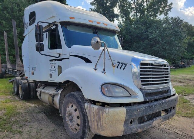 2005 FREIGHTLINER Columbia