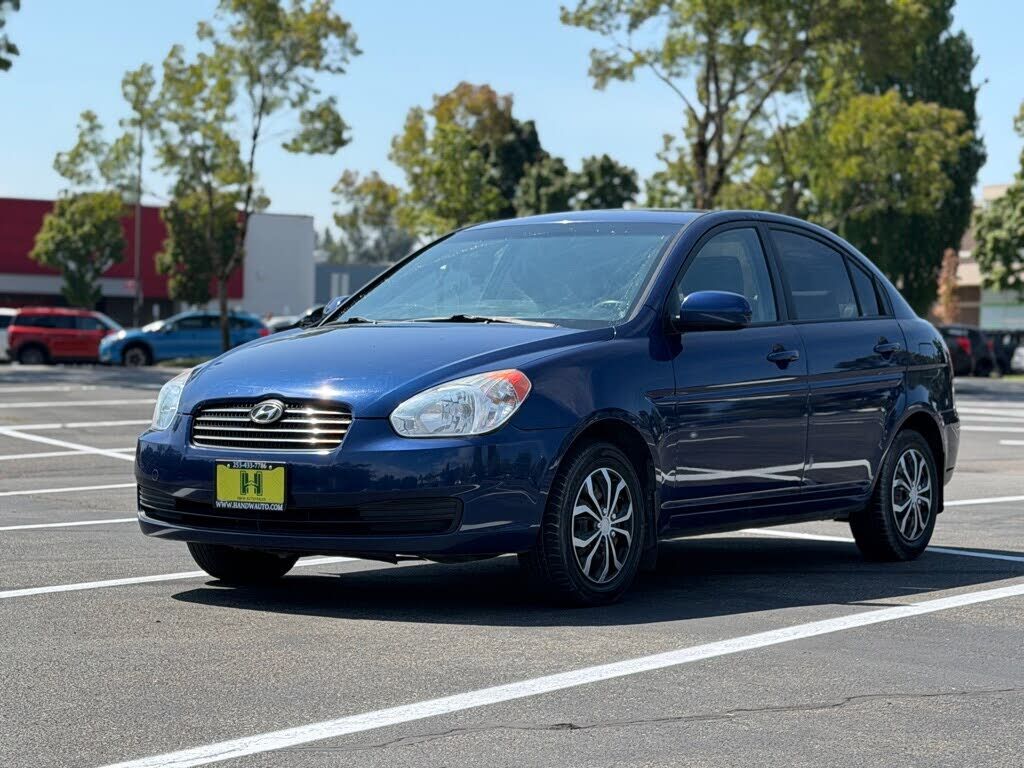 2010 HYUNDAI Accent