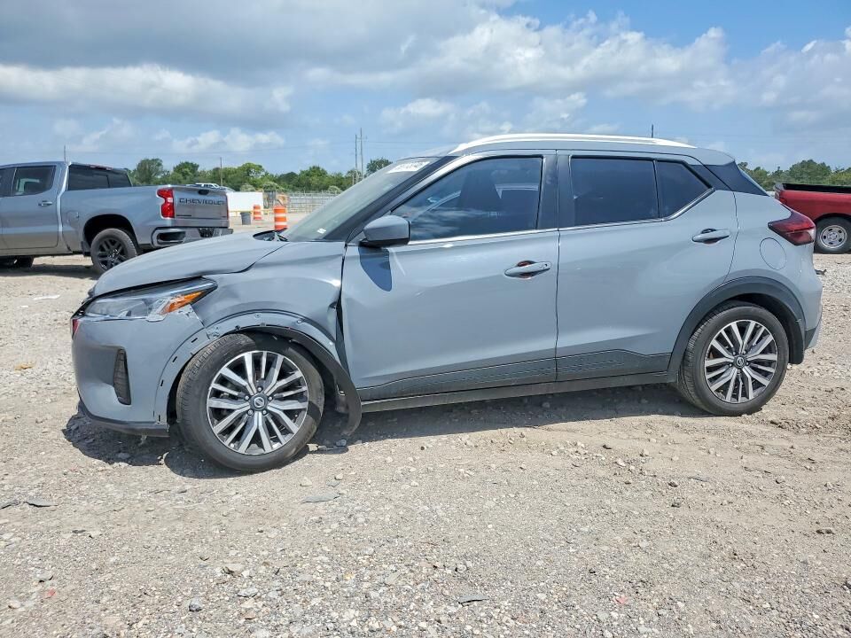 2021 NISSAN Kicks