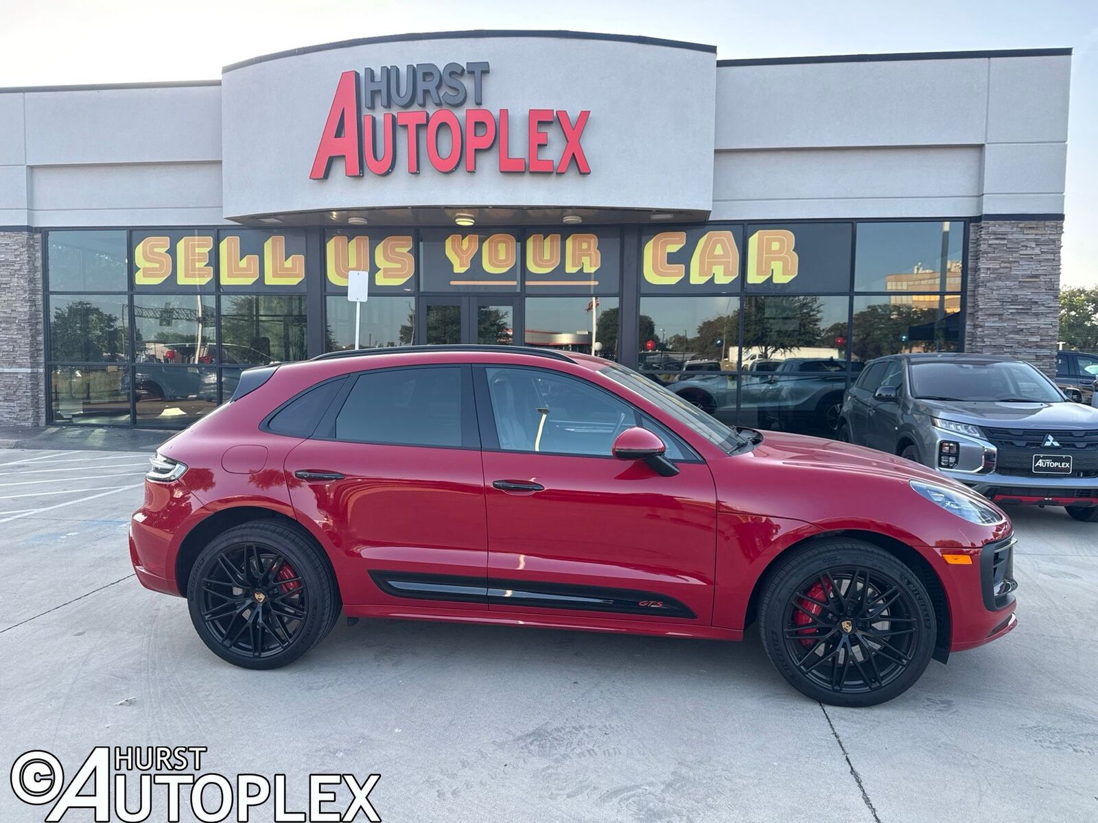 2022 PORSCHE Macan