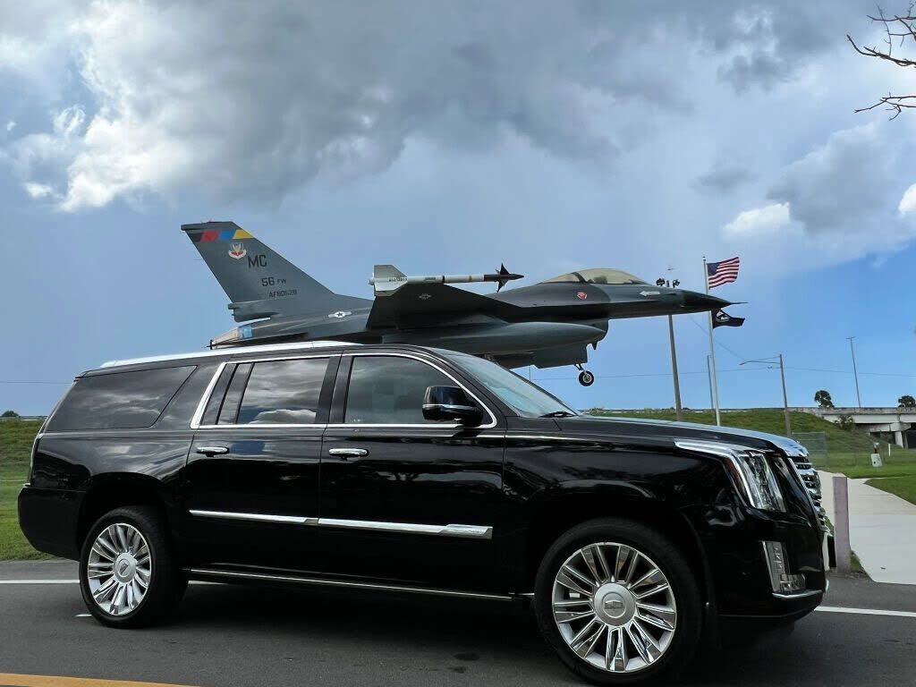 2017 CADILLAC Escalade ESV