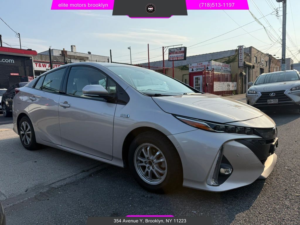 2017 TOYOTA Prius