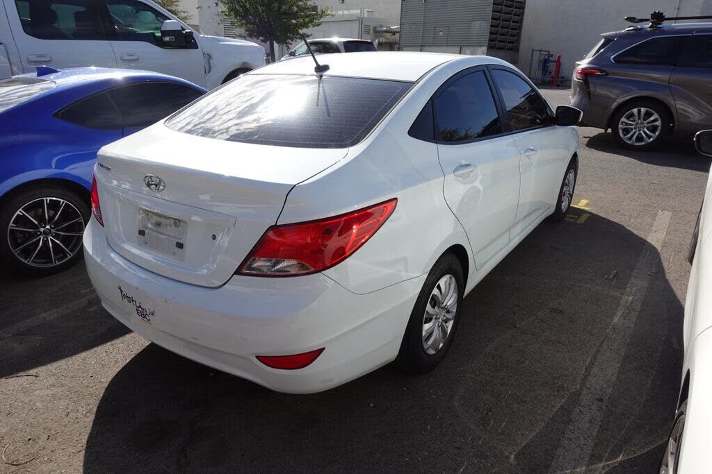 2015 HYUNDAI Accent