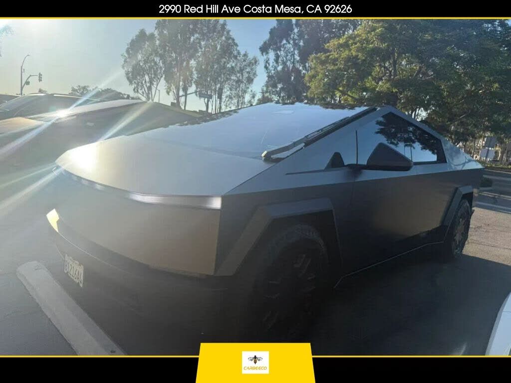 2024 TESLA Cybertruck