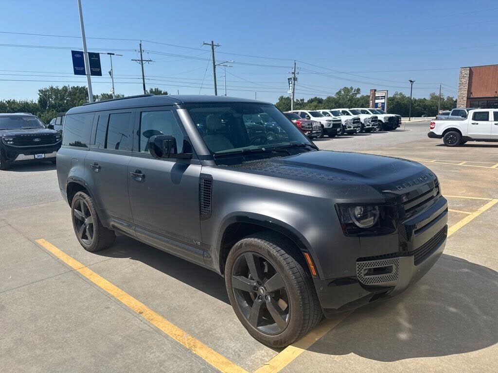 2025 LAND ROVER Defender