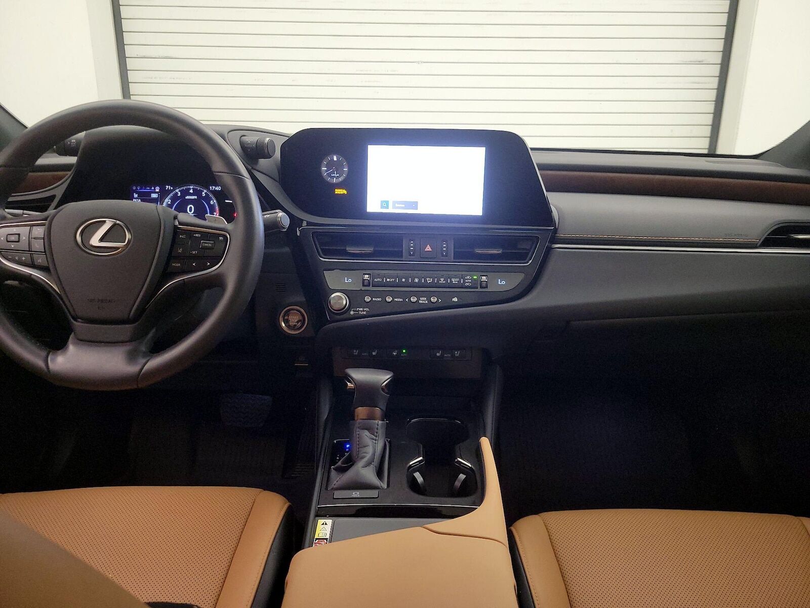 2024 LEXUS ES