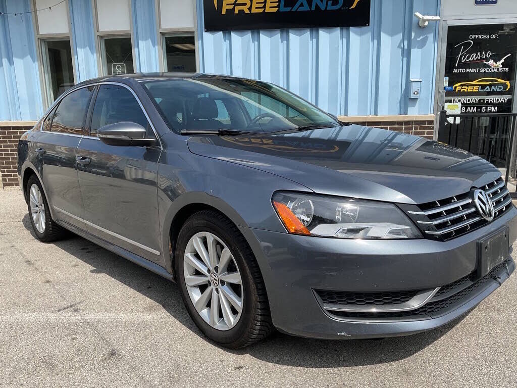 2012 VOLKSWAGEN Passat