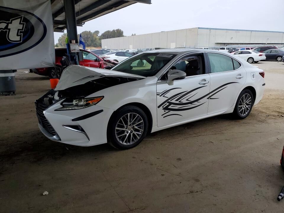 2016 LEXUS ES