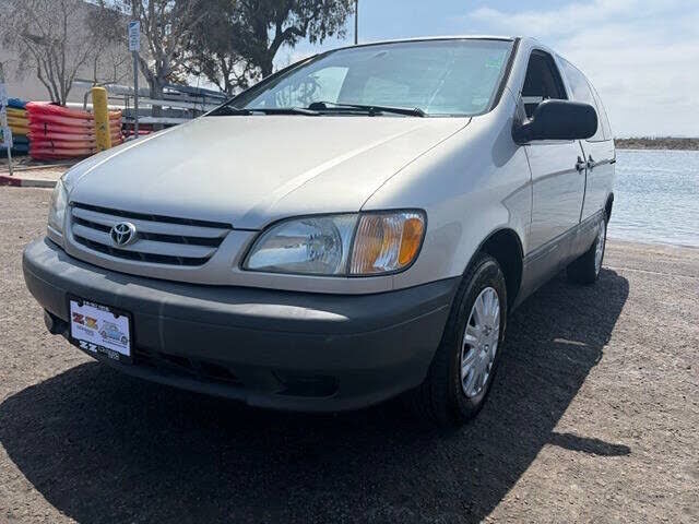 2002 TOYOTA Sienna