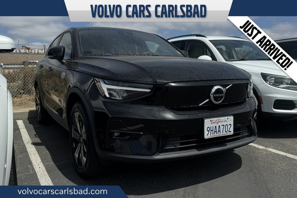 2023 VOLVO C40