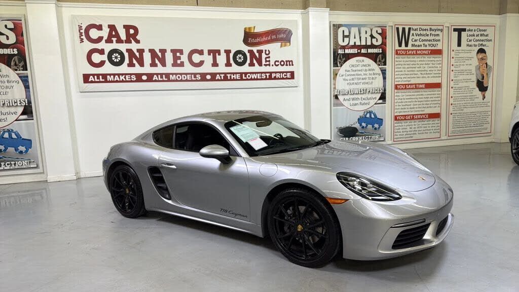 2018 PORSCHE 718