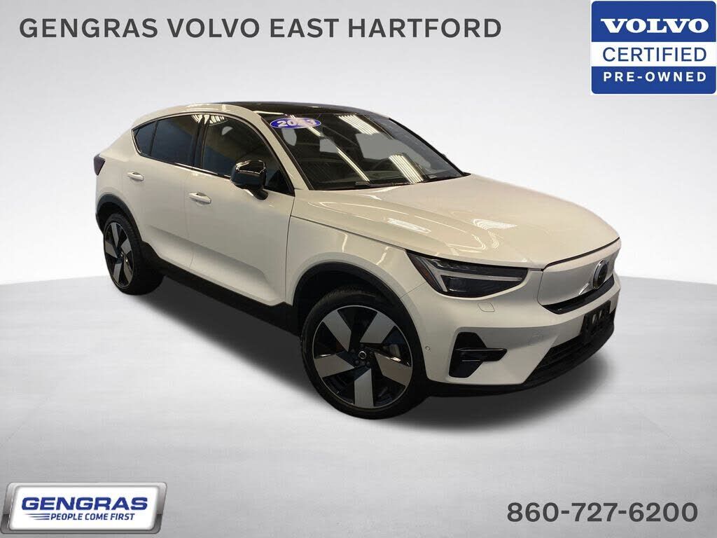 2023 VOLVO C40