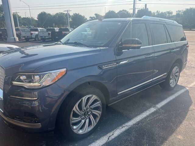 2022 LINCOLN Navigator