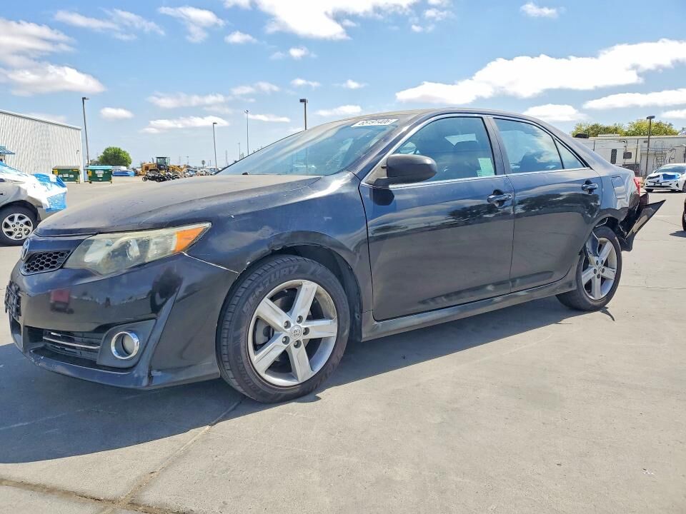 2013 TOYOTA Camry