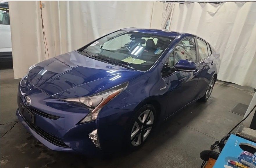 2017 TOYOTA PRIUS
