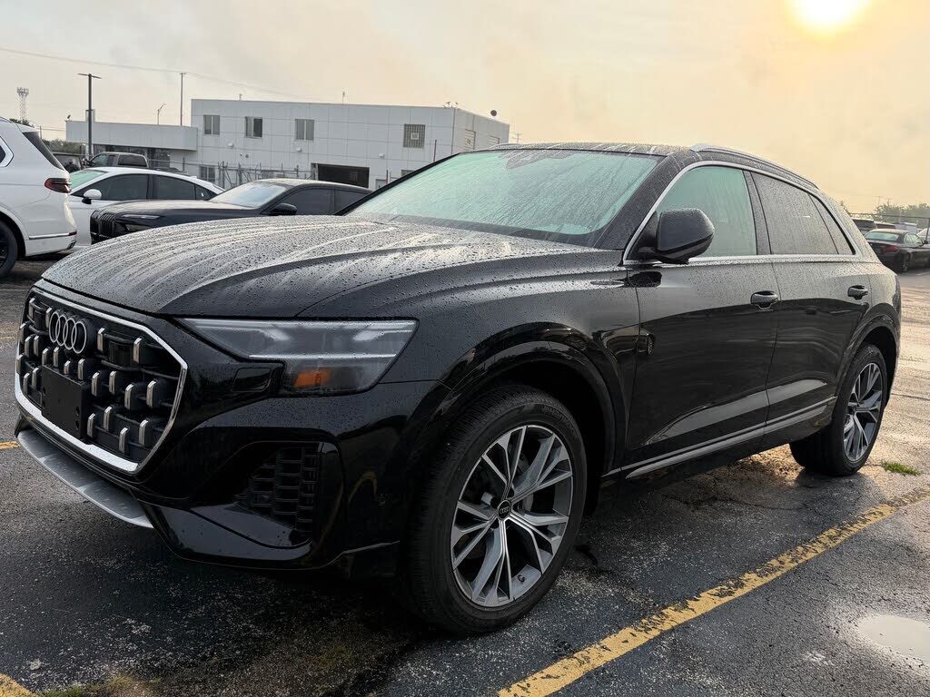 2025 AUDI Q8