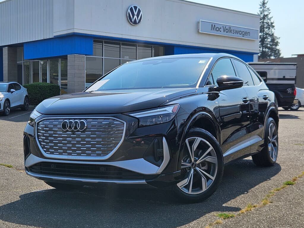 2024 AUDI Q4