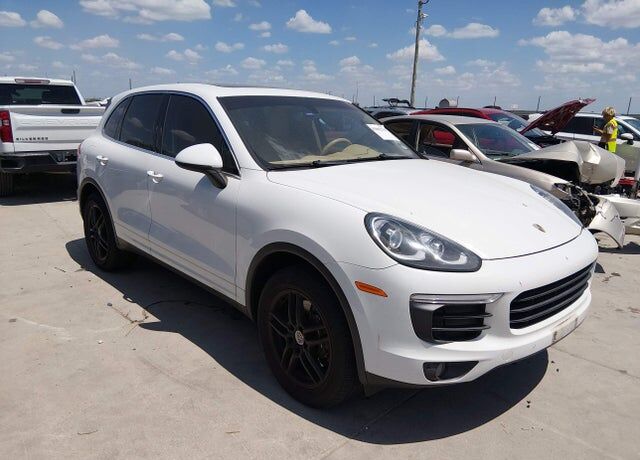 2016 PORSCHE Cayenne
