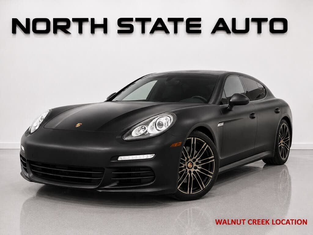 2015 PORSCHE Panamera