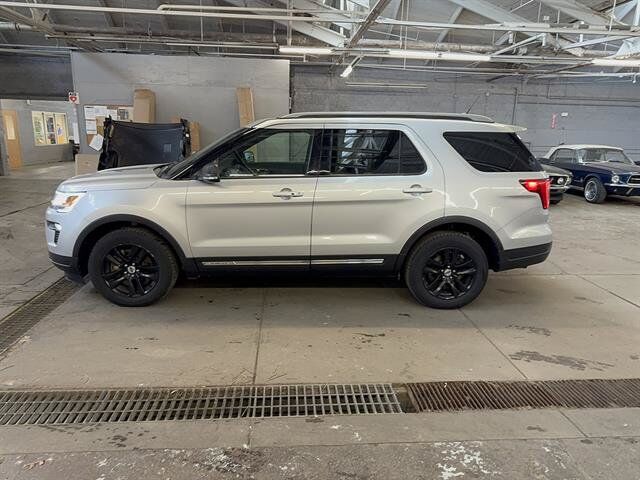 2019 FORD Explorer