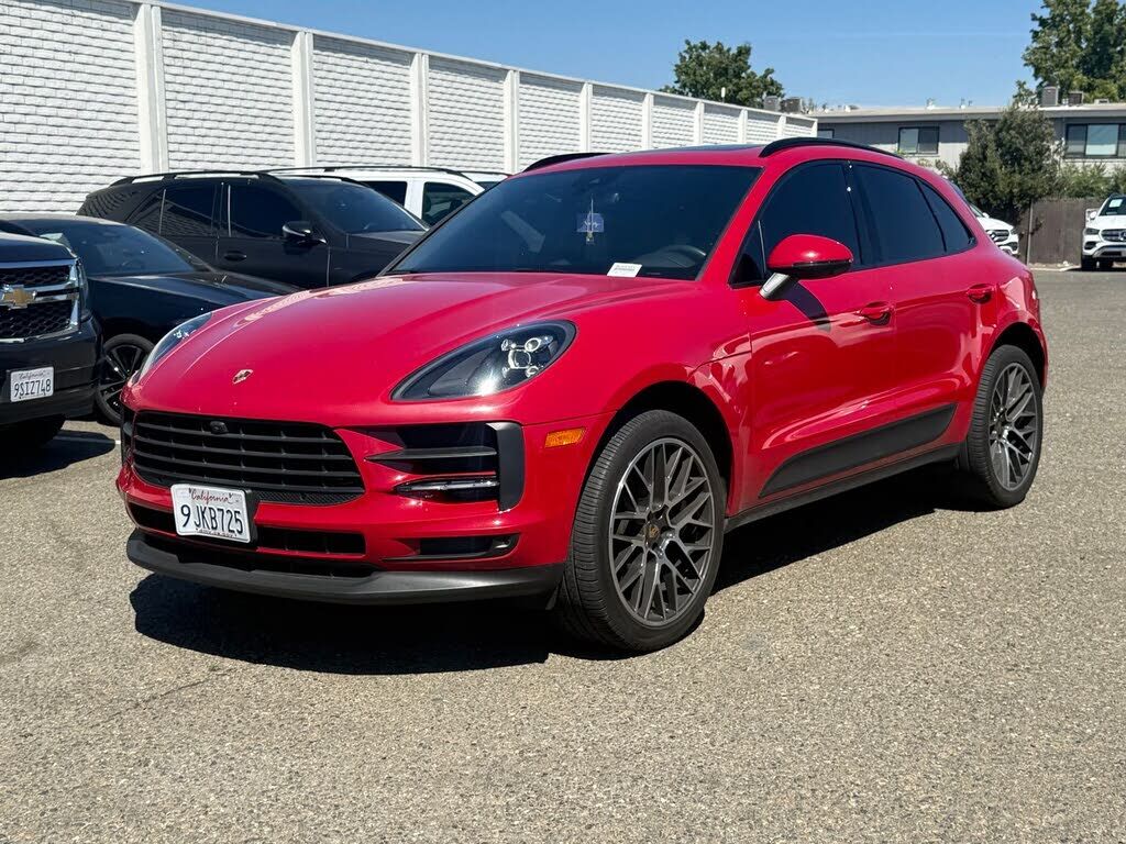 2020 PORSCHE Macan