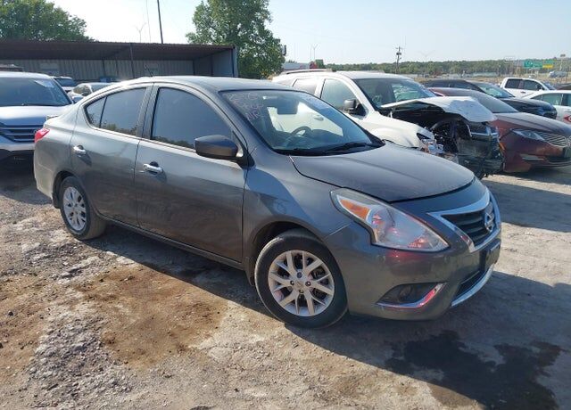 2017 NISSAN Versa