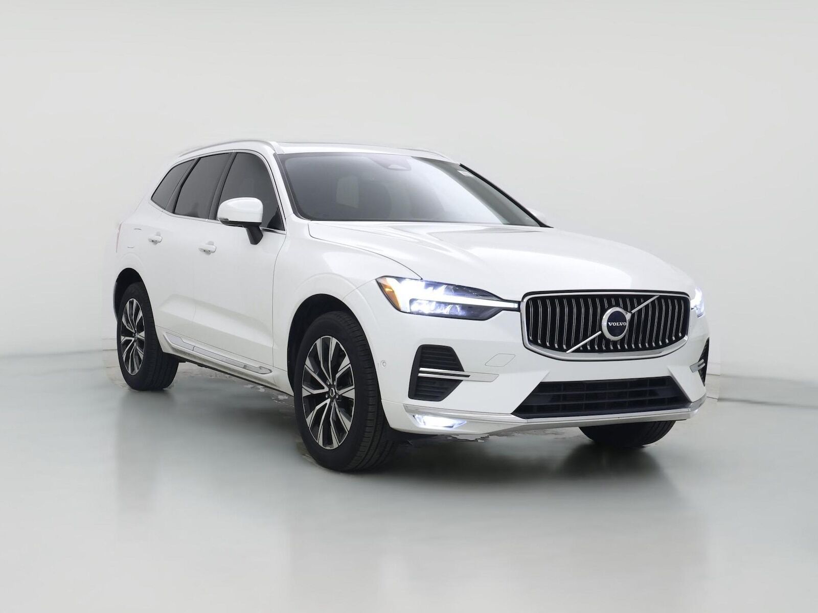 2023 VOLVO XC60