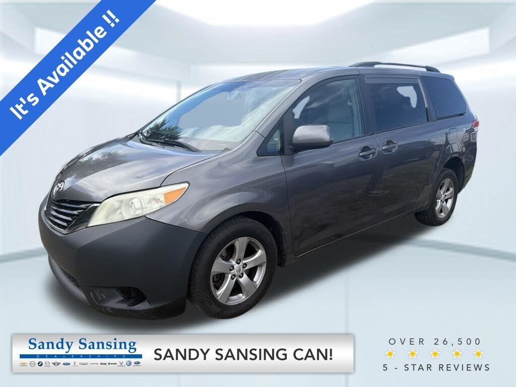 2011 TOYOTA Sienna