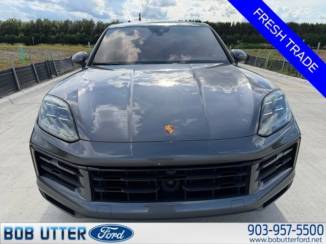 2024 PORSCHE Cayenne