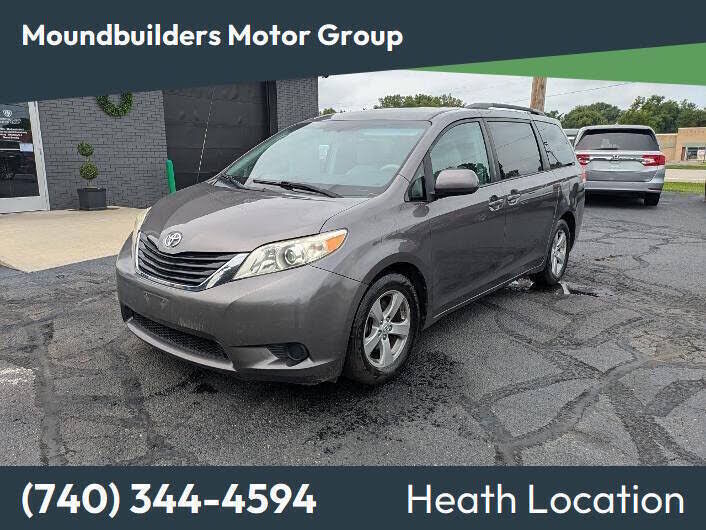 2011 TOYOTA Sienna