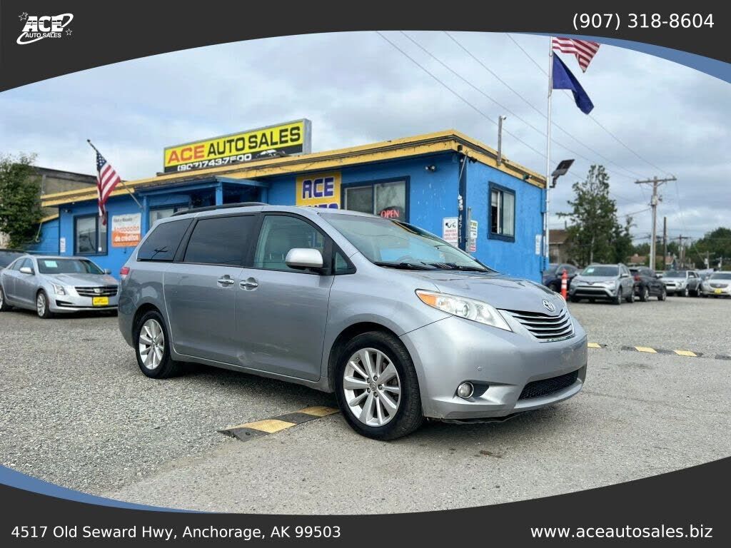 2012 TOYOTA Sienna