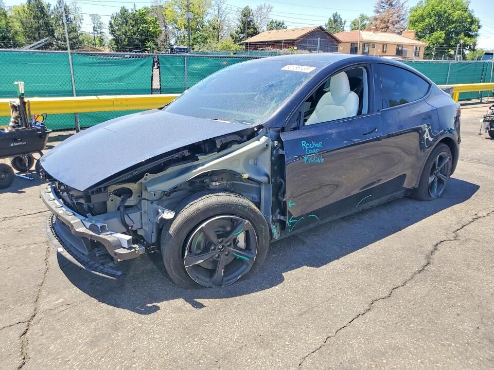 2026 TESLA Model Y