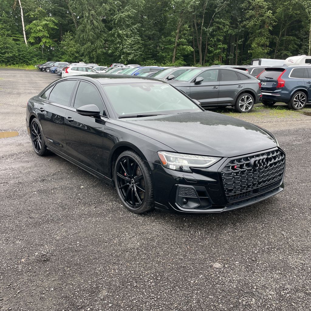 2024 AUDI S8