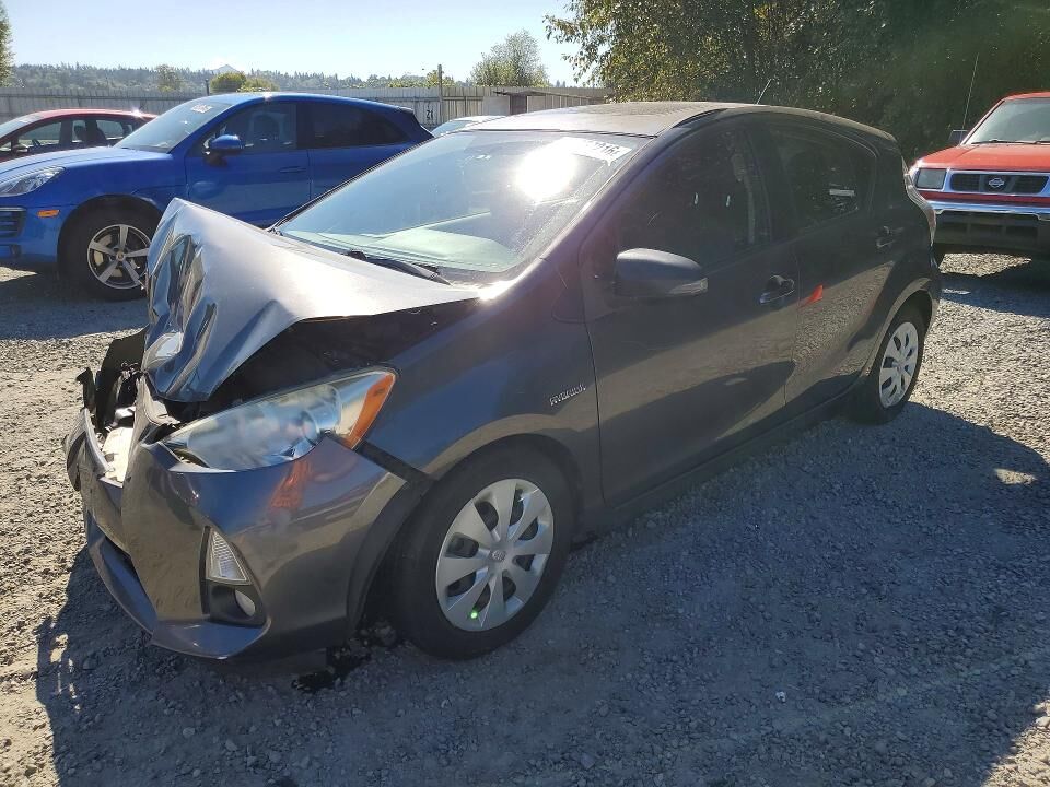 2013 TOYOTA Prius