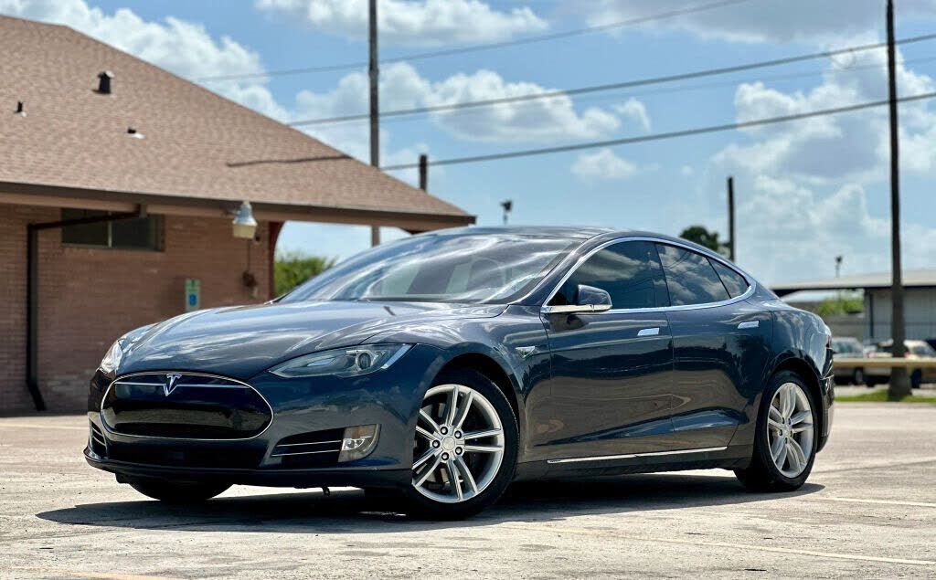 2016 TESLA Model S