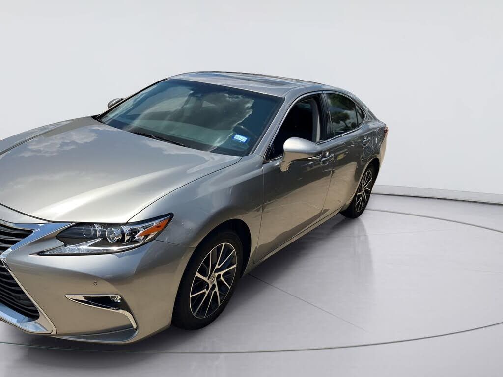 2018 LEXUS ES