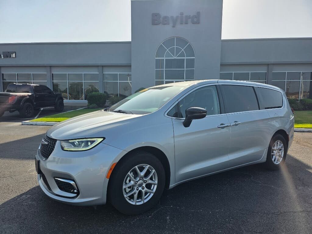 2024 CHRYSLER Pacifica
