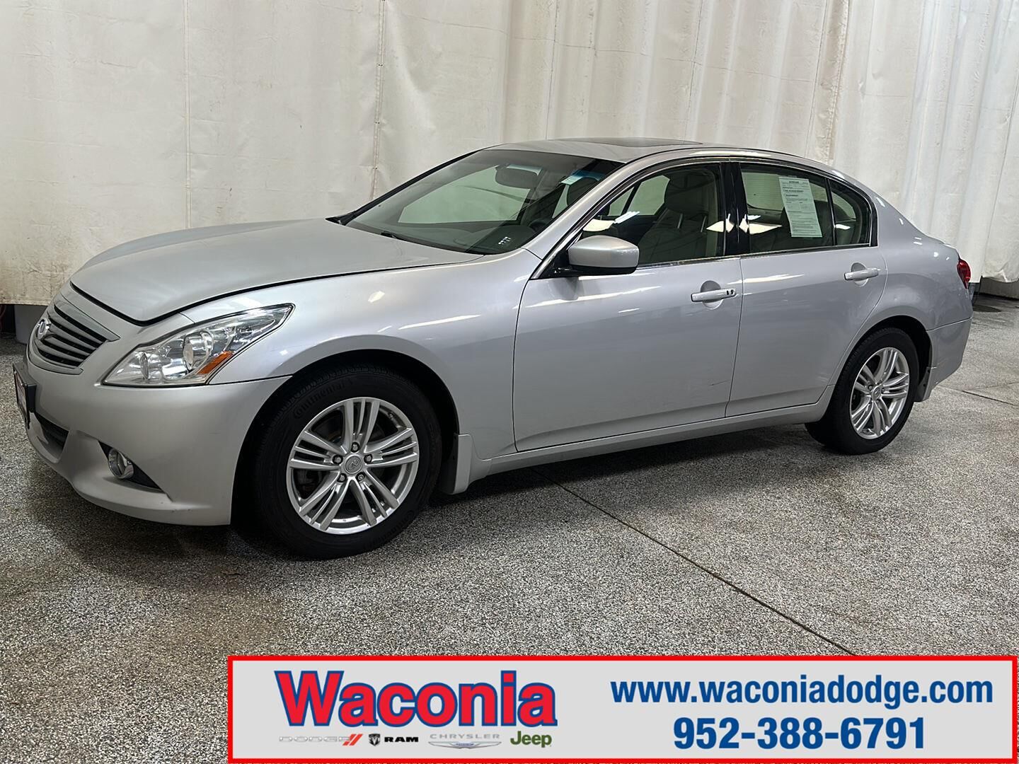2013 INFINITI G37