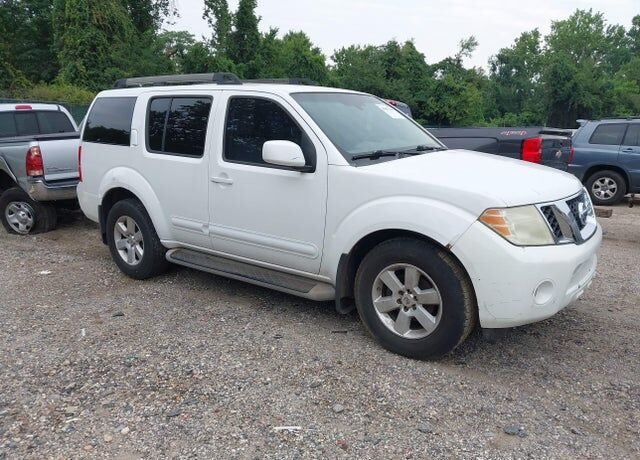 2011 NISSAN Pathfinder