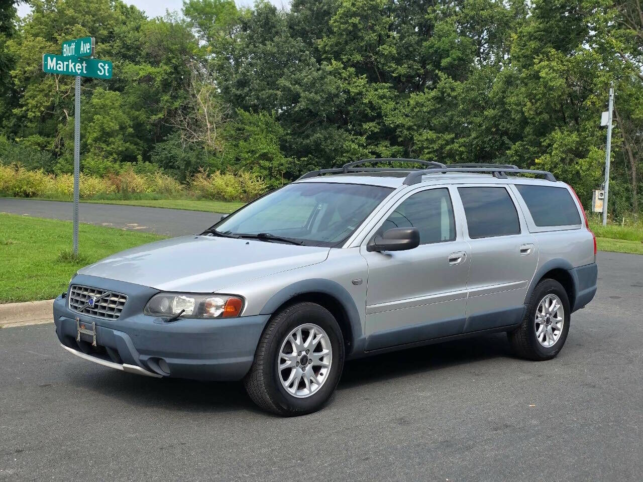 2004 VOLVO XC70