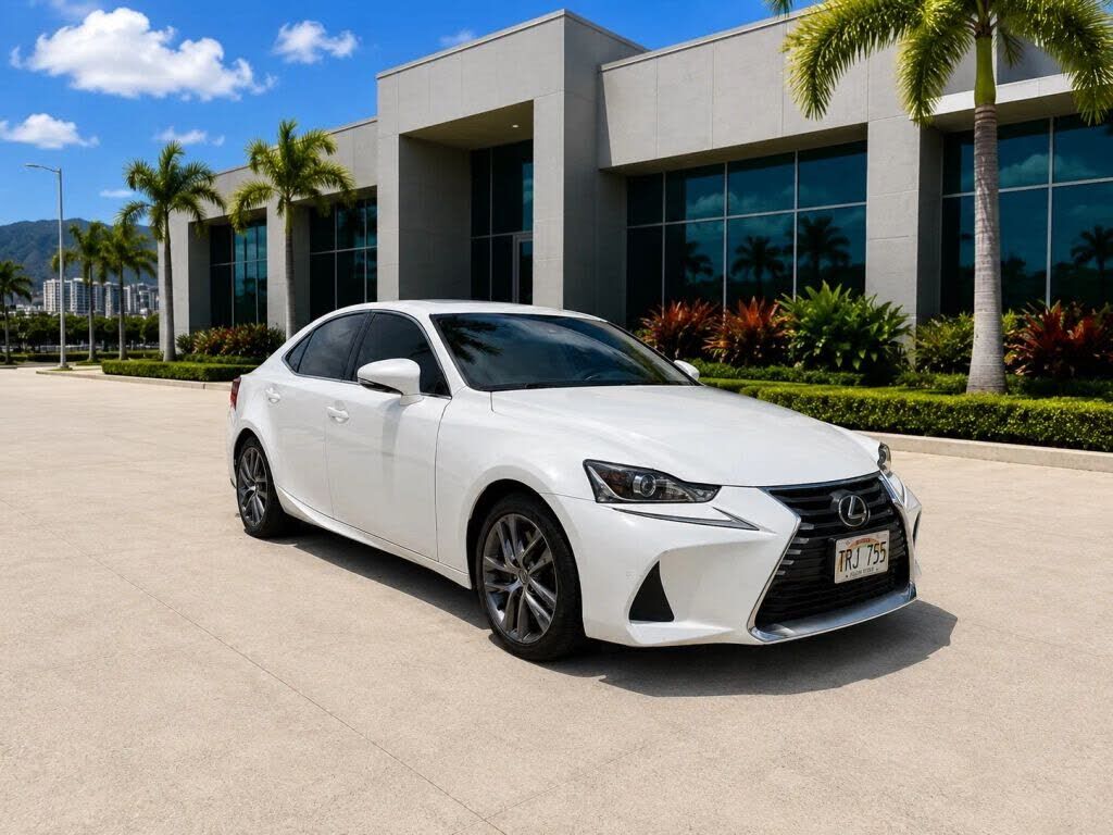 2018 LEXUS IS