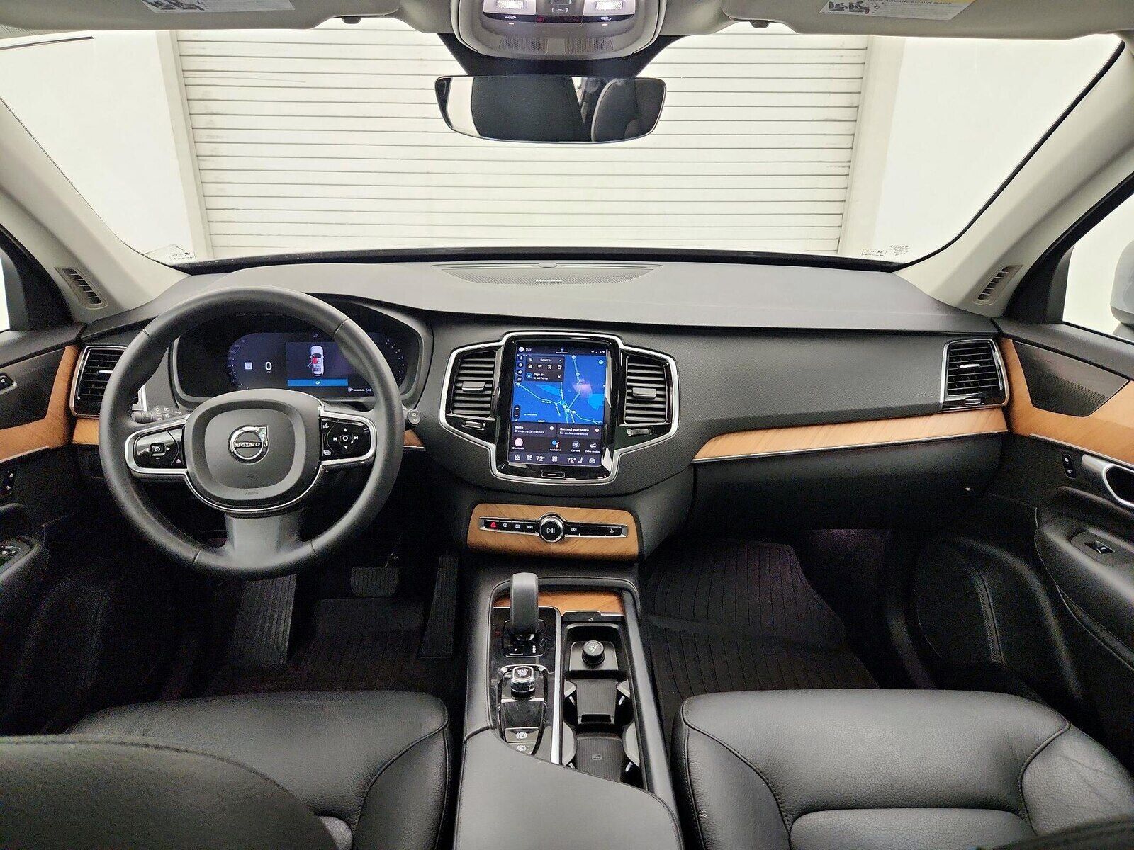 2023 VOLVO XC90